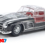 Tamiya Mercedes-Benz 300 SL Full View Model Kit